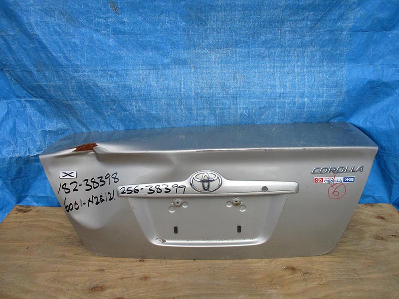 Used Toyota Corolla TRUNK MOULDING